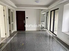 底价出租89平精装四房 南北采光好 随时方便看房  全新小区