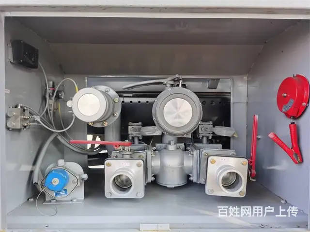 10吨加油车里的高性价比车型 东风多利卡D9 - 图片 9