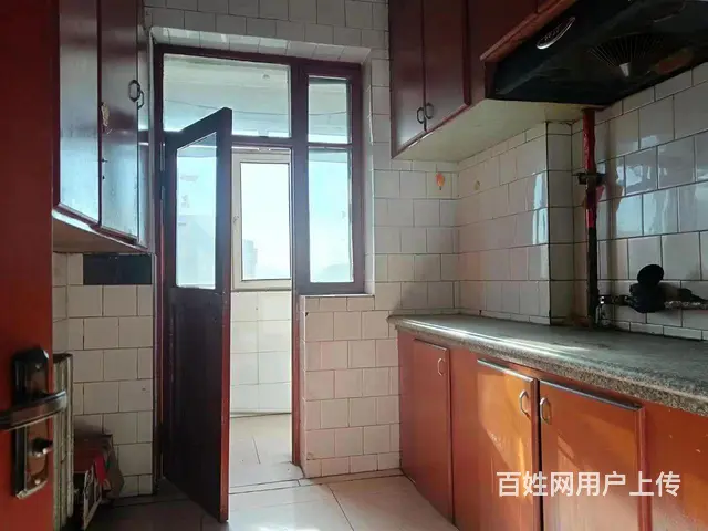 办事大厅对面环卫商住楼5楼65平10.6万 - 图片 3