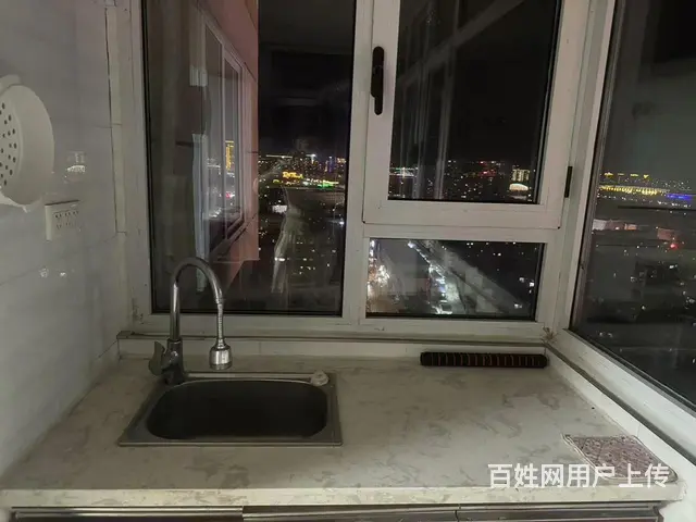 出租文星佳苑24楼，60平，一室一厅一厨一卫，洗衣机，冰箱， - 图片 4