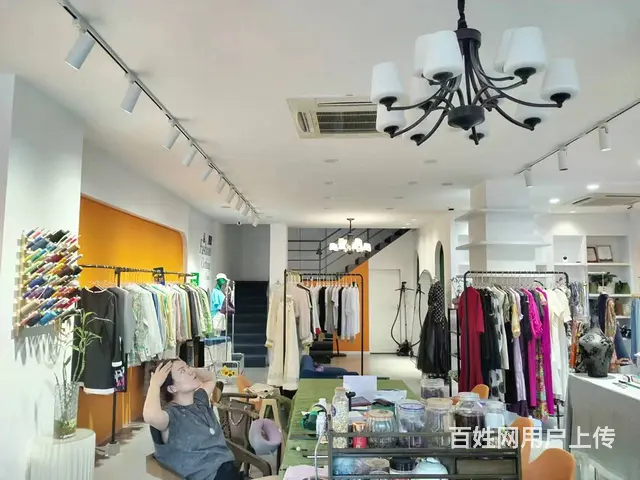 （易转介绍）柯桥沿街好位置服装店转让位于商业街，可以空转 - 图片 3