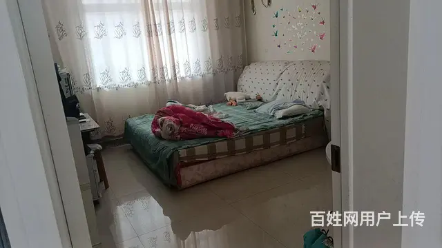 出租房屋，一共四层，这个房子是三层 - 图片 1