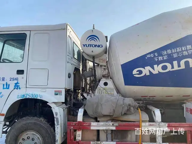两台国四二手豪沃搅拌车 大14方 后八轮340马力 - 图片 5