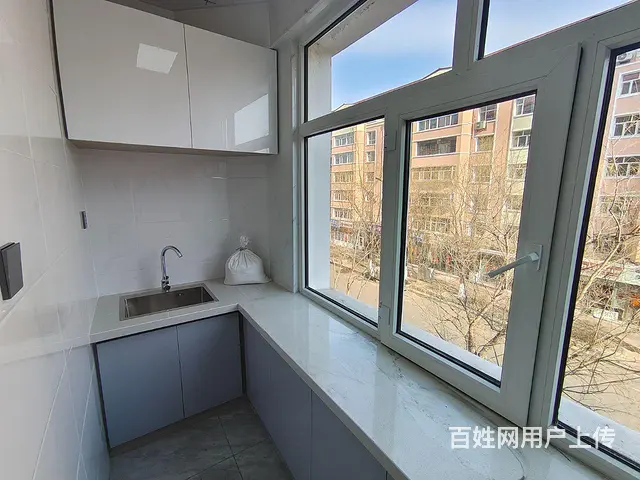 3楼 南北通透 精装修地热 两室 拎包入住 - 图片 6