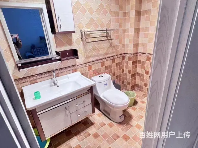 出售，新东方 4 楼，南北通透 - 图片 1