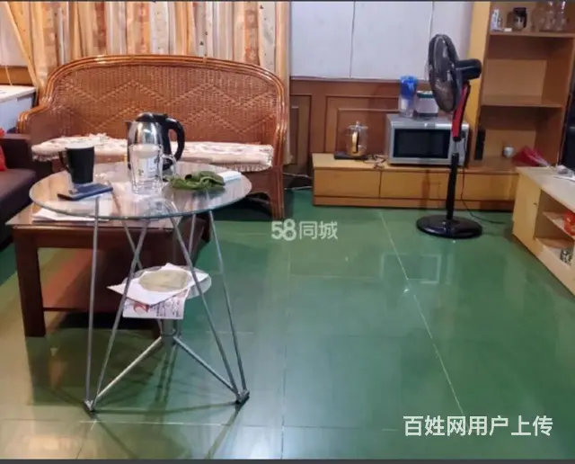 自住房源，超大阳台，两室一厅。无中介费用 - 图片 1