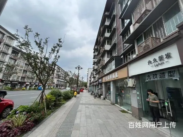 XN 龙泉十陵 成都大学旁 临街美发店低价转让 - 图片 3