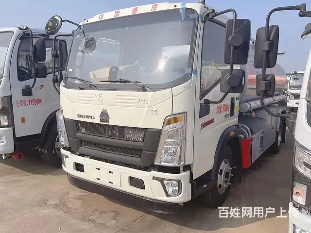 厂家直销豪沃5吨油罐车 现车低价处理 - 图片 2