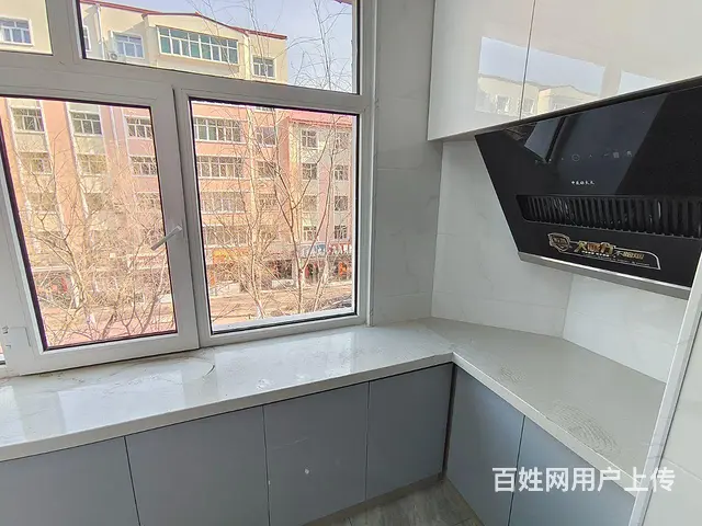 3楼 南北通透 精装修地热 两室 拎包入住 - 图片 5
