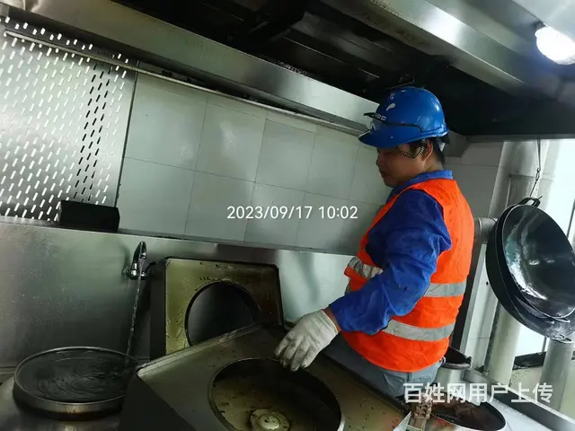 昆山巴城陆家学校厨房大型油烟机清洗公司 - 图片 9