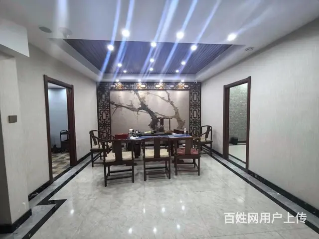 天鹅湾赫郡(别墅)  前后花园 两个车位 两个大露台 - 图片 1