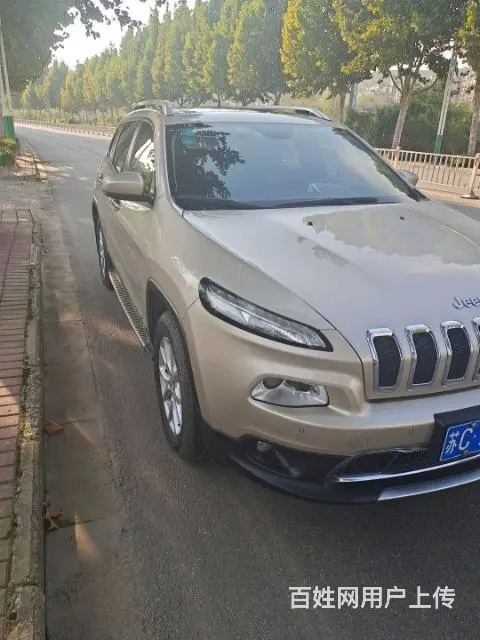 Jeep 自由光 2016款 2.4 手自一体 专业版+智能 - 图片 1