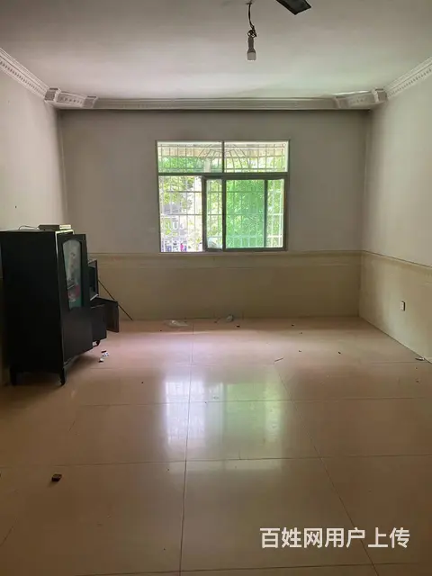 上高和平路二楼商品房南北通两房有地下室可按揭读书购物都方便 - 图片 1