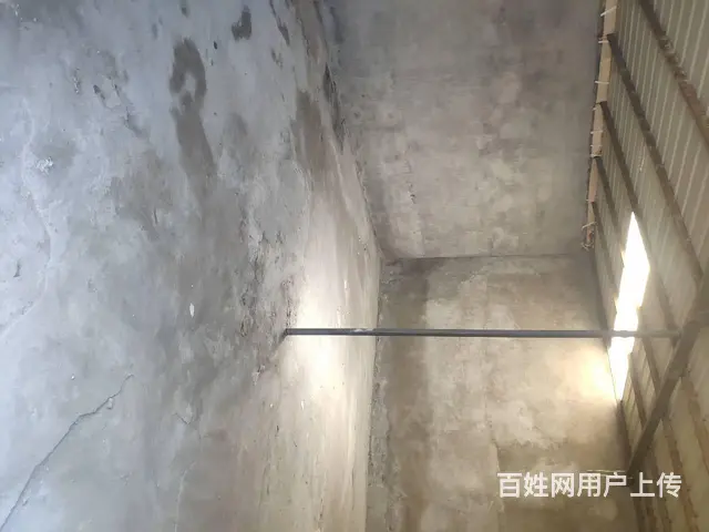 仓库急租！老城春都路150平一楼库房出租，可分割，欢迎致电 - 图片 1