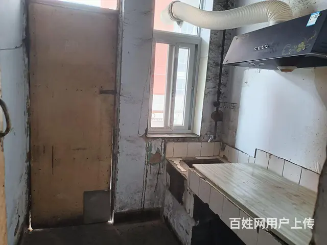 3万不还价地王广场南三楼两室一厅有空调热水器 - 图片 2