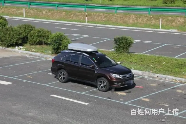 九成新车顶行李箱 - 图片 1