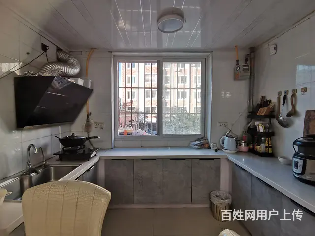 珠江路，四中新宇香苑车库上一楼70平，两室一厅精装修30.5 - 图片 4
