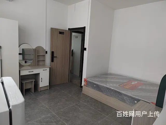 东湖公园，直租无费用，无套路，首次出租，家具齐全，领包入住 - 图片 1