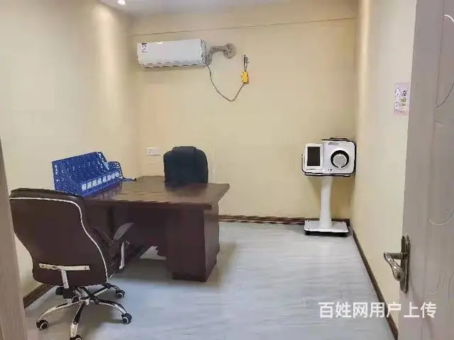 急转！都匀市剑江中路200平美容店转让 - 图片 1
