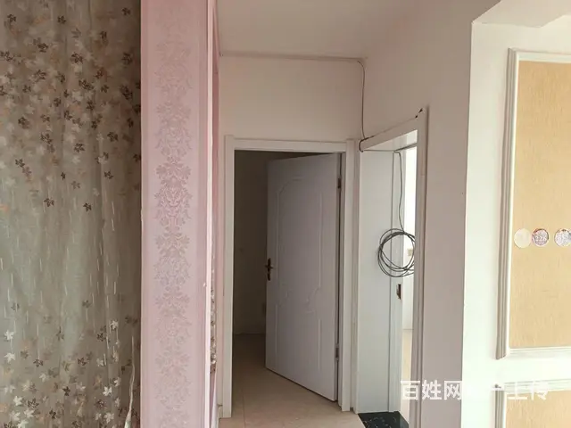 绿波园6楼带阁楼64平1室1厅精装修，床，冰箱，热水器。沙发 - 图片 3