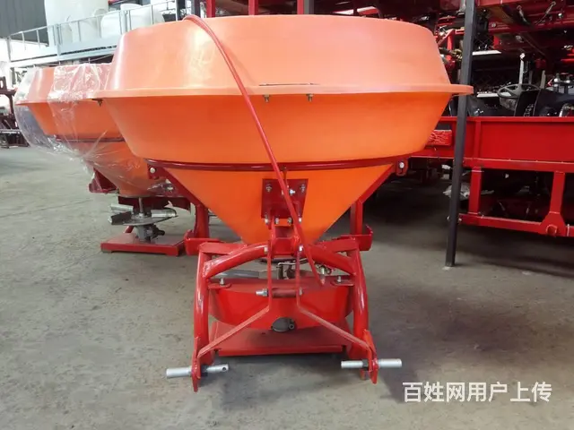 亚泰拖拉机悬挂农用撒肥机 塑料桶大容量化肥施肥机 - 图片 1