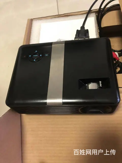 95新LED高清投影仪  故障机 - 图片 1