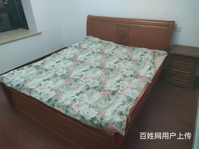 纯实木双人床底价转让 - 图片 1