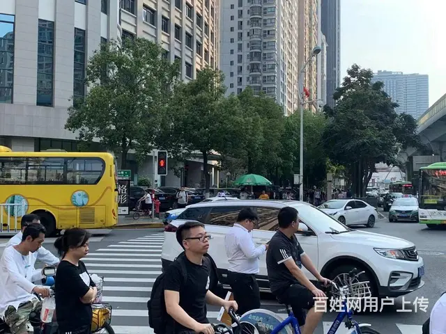 火车站商圈 旺铺 适合餐饮小吃烧烤火锅养生美发等 - 图片 12
