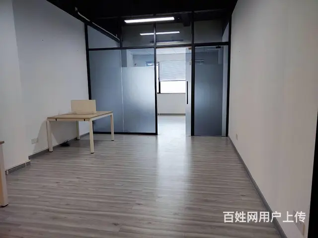 珠海翠微 潮流全新办公 大前门旁 61㎡带隔间 60元每平米 - 图片 1