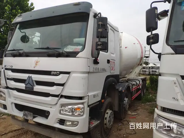 18年二手豪沃搅拌车 大20方  前四后八 国五 - 图片 1