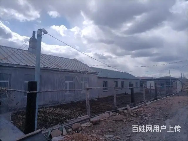鹤北中央直属局北侧住房猪舍出卖 - 图片 1