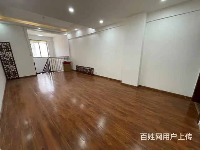 张店区西班牙风情街旺铺出租出售 - 图片 4