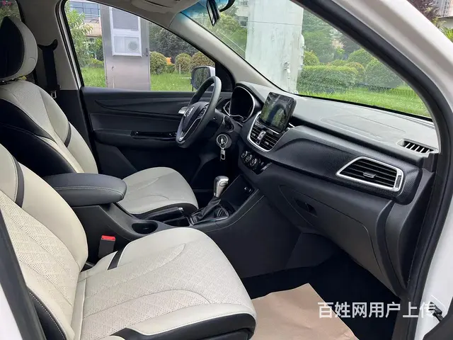 宝骏730 2019款 1.5T 无级 时尚型7座 - 图片 7