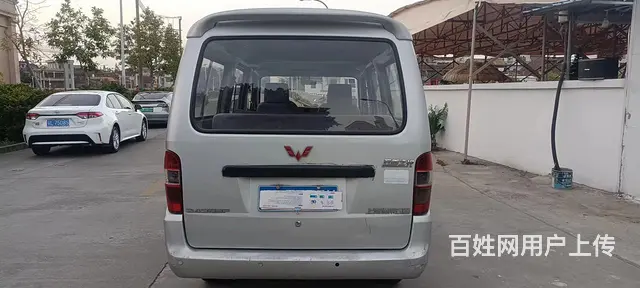 加长版五菱之光面包车 - 图片 5