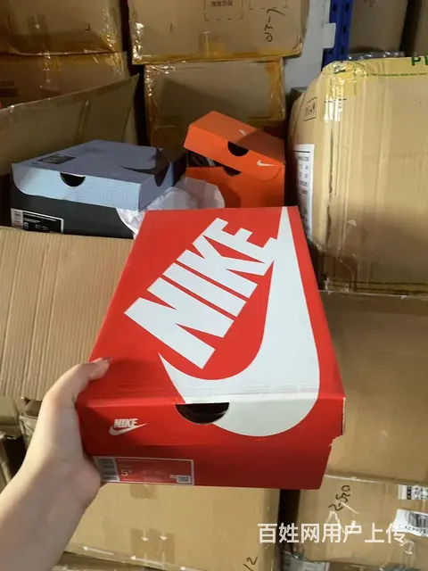 耐克品牌鞋服折扣店货源供应商服装鞋子尾货批发基地 - 图片 6