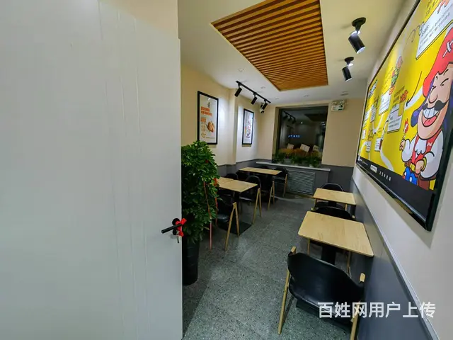 群三中正对四年品牌连锁汉堡炸鸡店出兑 快餐小吃出兑 - 图片 4