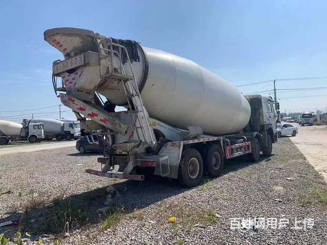 出售17年二手豪沃搅拌车 大20方 唐鸿上装 国五 - 图片 5