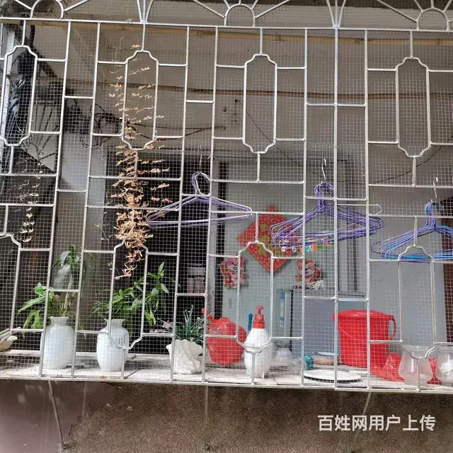 沃尔玛旁车站后 - 图片 1