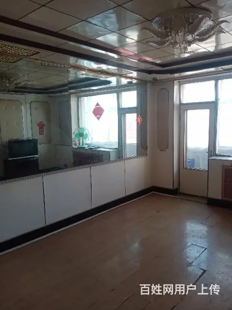 卖楼七彩城北门小开发家属楼六楼 - 图片 1