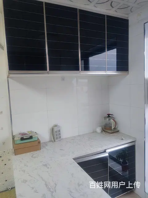 此房位于火车站东出口，复试的房子楼上两个卧室，楼下厨房客厅卫 - 图片 1