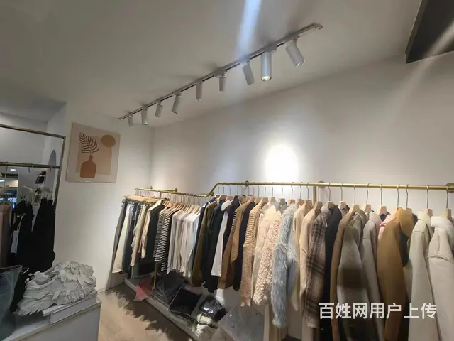（极 致）大学旁精装修服装店！接手就可以营业不用重新投入 - 图片 7