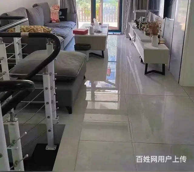 七号公馆一楼带半地下，房本71平 - 图片