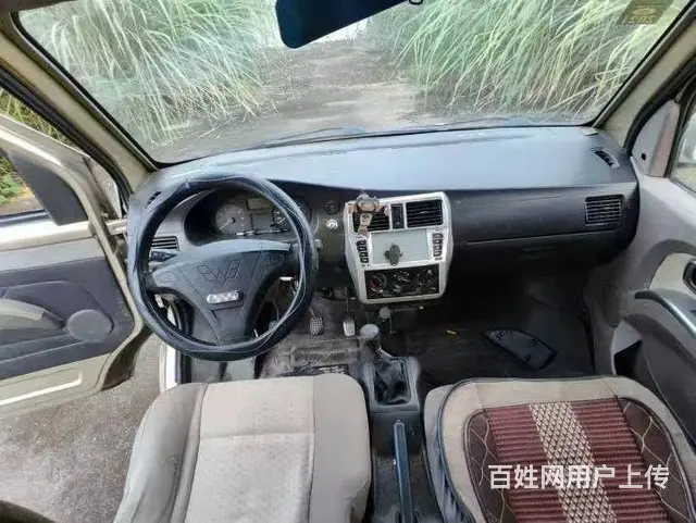五菱荣光面包车 - 图片 8