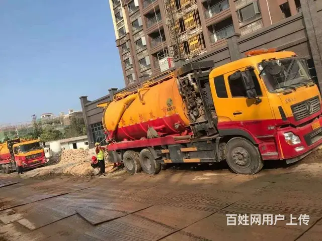 于洪吸污车清理化粪池、污水池、隔油池,疏通清洗管道 - 图片 3