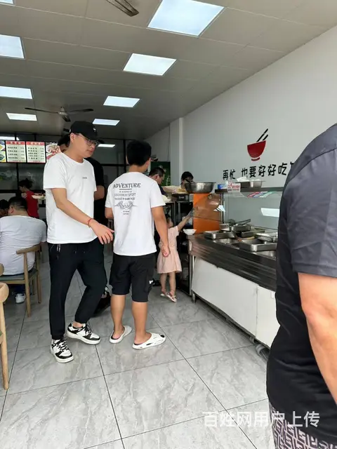 （51旺铺推荐）龙华区高铁站及工地对面70平带外摆快餐店转让 - 图片 3