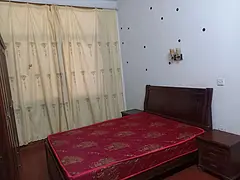 本人有一套房子出租3室一厅一卫
