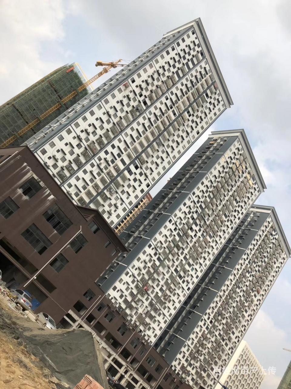 南宁春天里农贸市场是现铺吗?