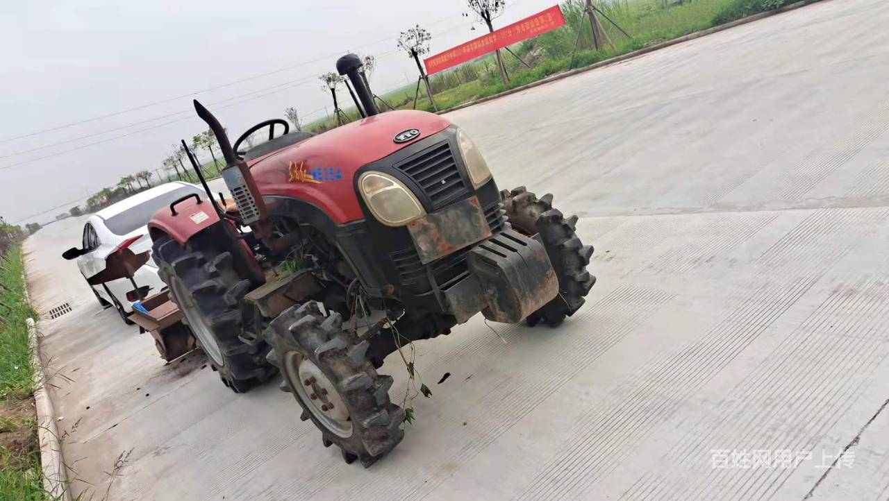 13年东方红354拖拉机,四缸柴油机