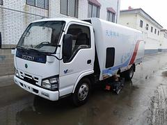 新到五十铃吸尘车