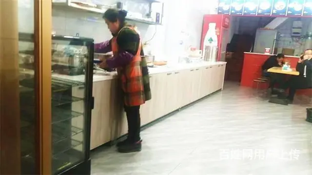 （优选铺子）宣汉金鼓广场对面45平餐饮店转让 - 图片 4